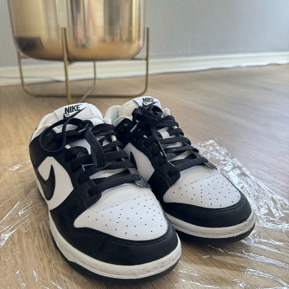 Nike dunk low panda Size 5.5 - Picture 4 of 10